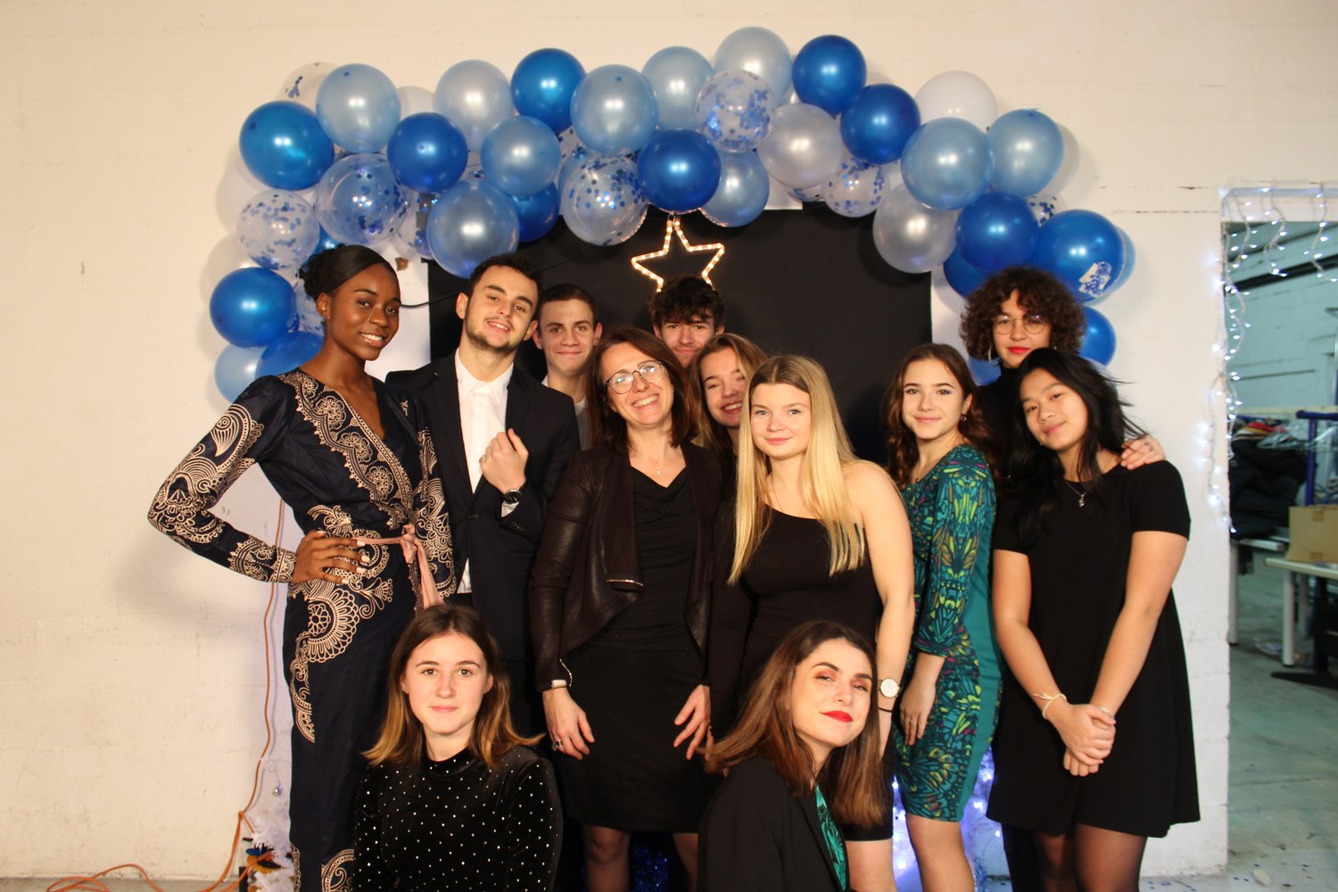 BAL DE NOEL 2019 DES LYC ENS SUR LE TH ME